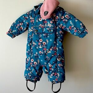 Snow suit